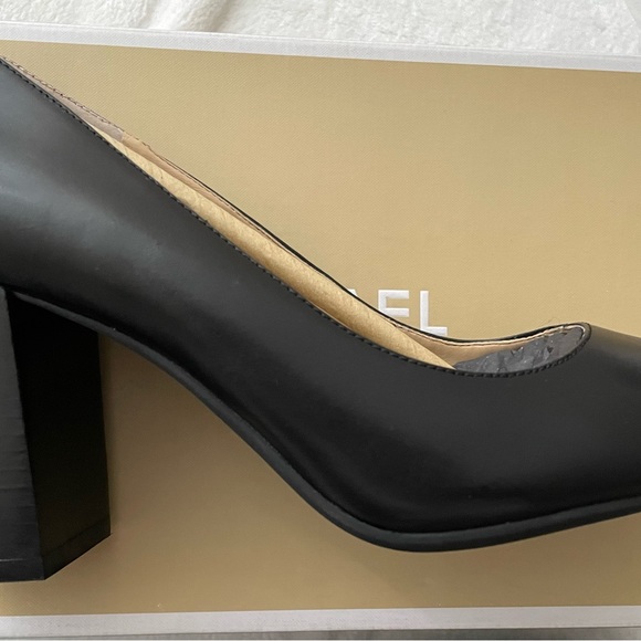 Brand New In Box Michael Kors Lucy Flex Pump - Picture 3 of 4